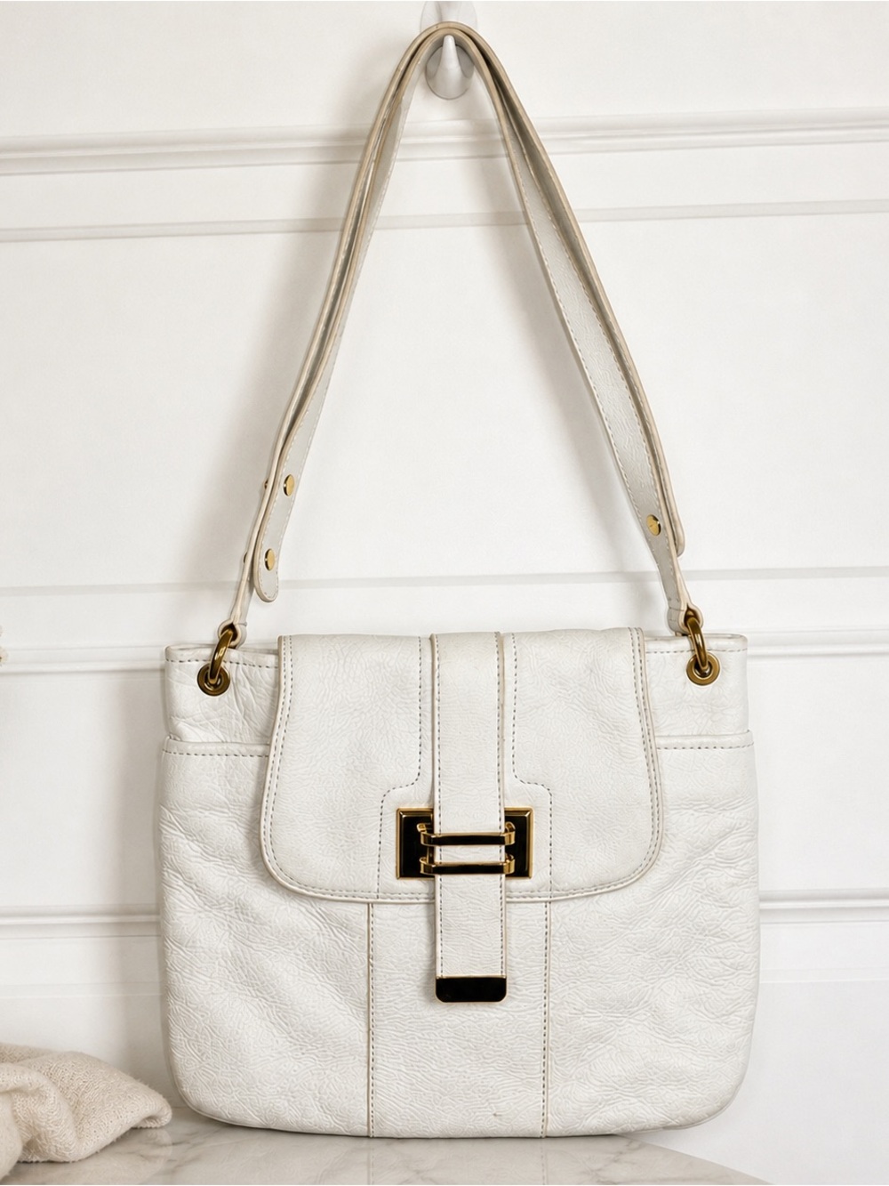 Liz Claiborne White Leather Shoulder Bag Pebbled Gold Hardware Y2K Classic